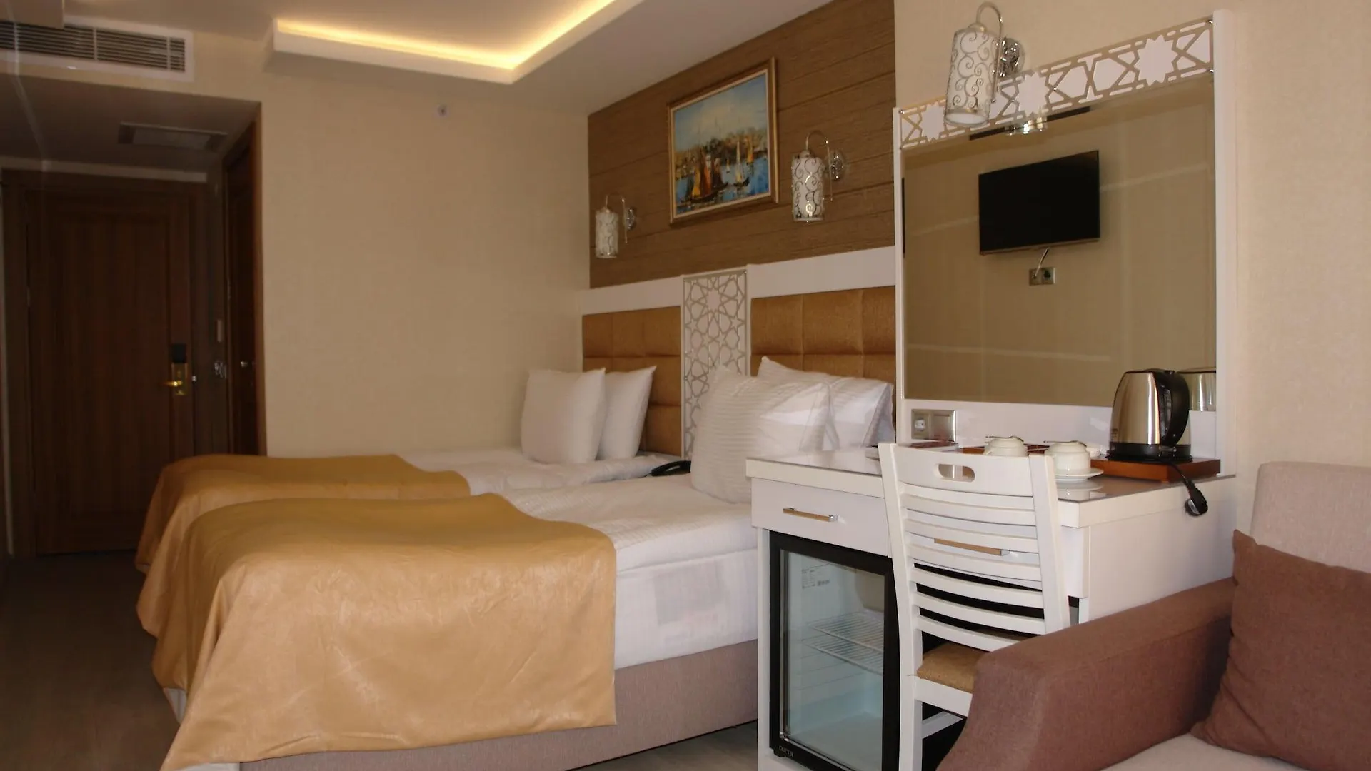 Istanbul River Hotel