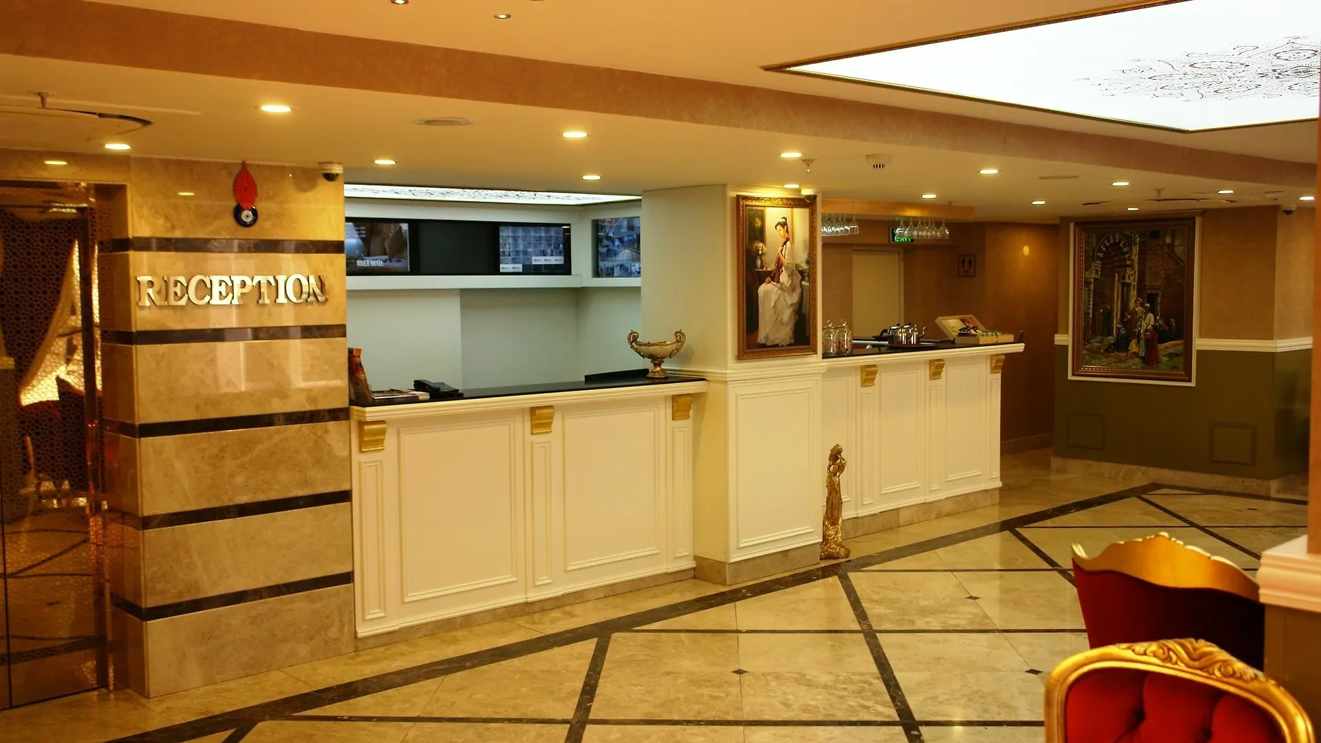 Istanbul River Hotel 2*,