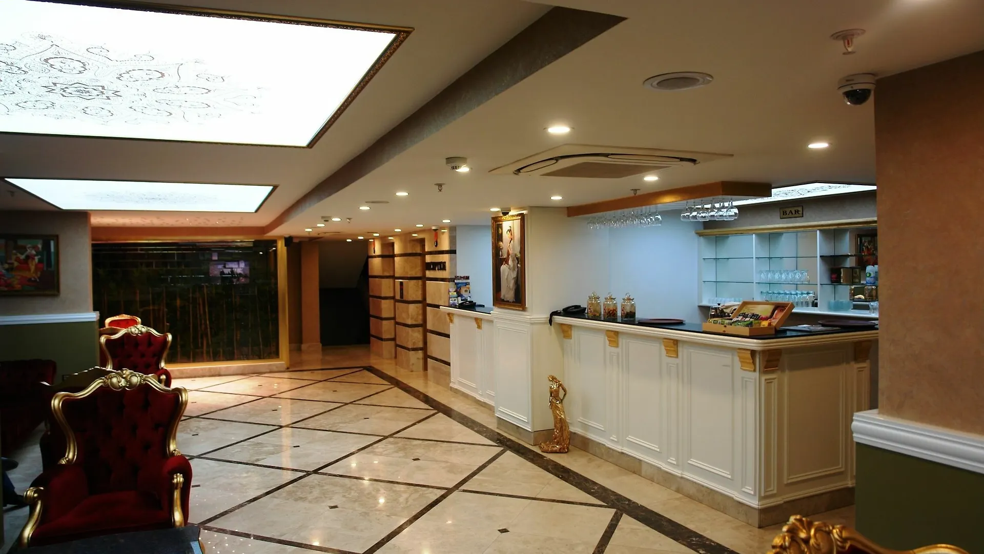 Istanbul River Hotel 2*,